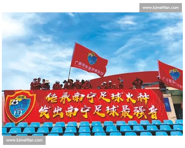 球迷呐喊助威，德甲赛场气氛依旧火爆！