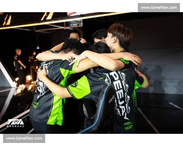 热血逐梦！看电竞选手如何在训练营挥洒青春，打磨技艺